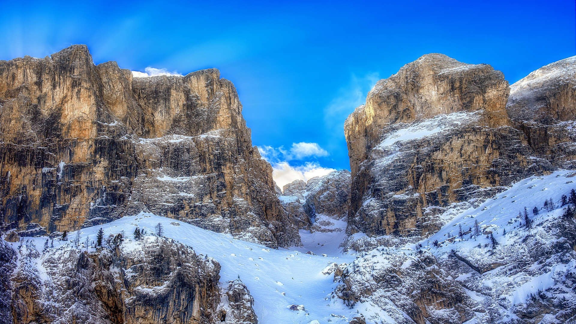 乔治反跑接球空切完成暴扣,乔治扣篮
